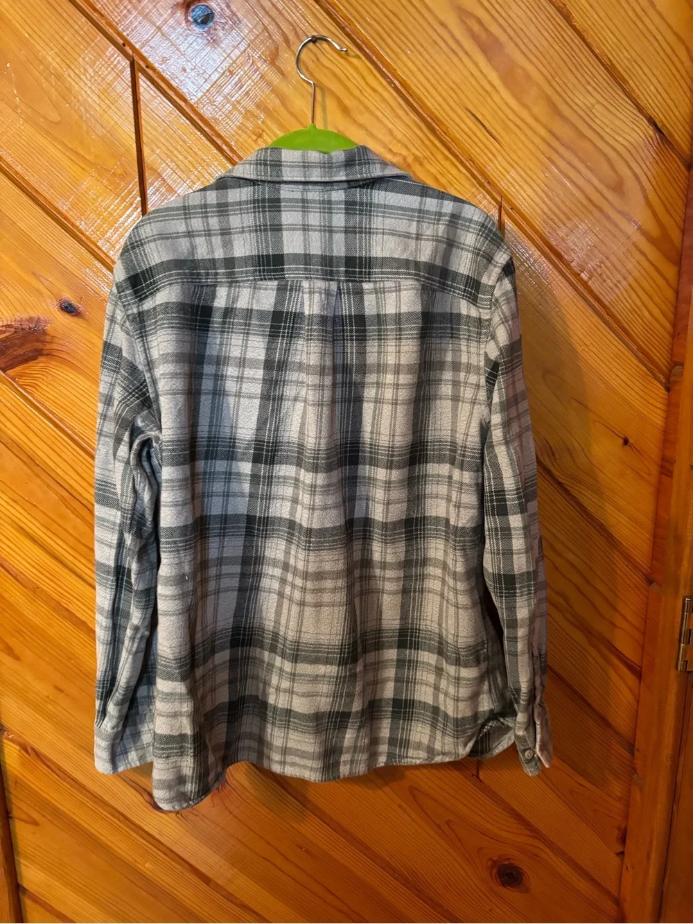 The North Face Men's Gray and White Plaid Shirt Jacket